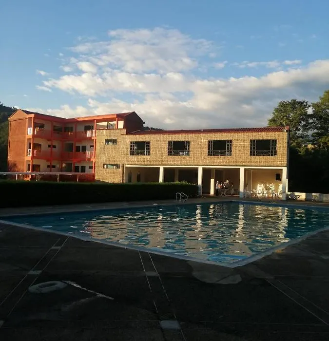 Finca Hotel - Piscina La Johanna-1